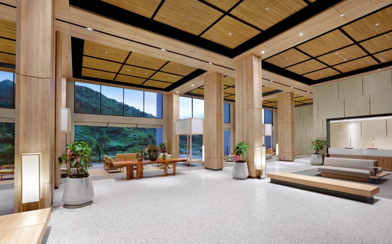 Grand Aston Puncak Hotel & Resort Ciseureuh Exterior foto