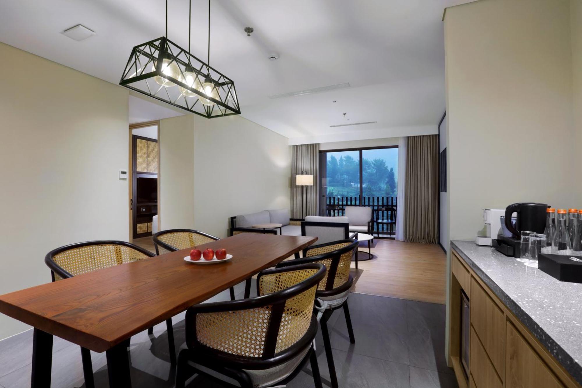 Grand Aston Puncak Hotel & Resort Ciseureuh Exterior foto